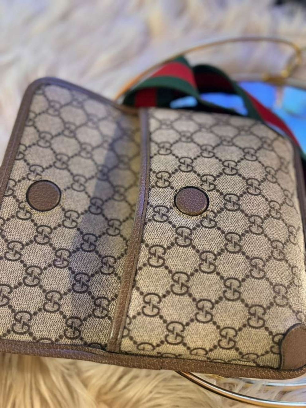 Gucci GG Supreme Canvas Crossbody Bag with Web Stripe - Picture 3 of 4
